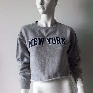 Brandy Melville New York Cropped Swatshirt